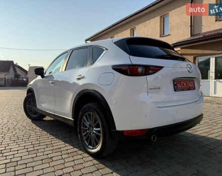 Белый Мазда СХ-5, объемом двигателя 2.2 л и пробегом 186 тыс. км за 18500 $, фото 45 на Automoto.ua