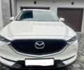 Білий Мазда СХ-5, об'ємом двигуна 2 л та пробігом 104 тис. км за 15000 $, фото 2 на Automoto.ua