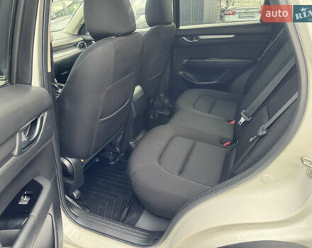 Мазда СХ-5 2018 у Києві на Automoto.ua Білий Мазда СХ-5, об'ємом двигуна 2.49 л та пробігом 83 тис. км за 19500 $, фото 11 на Automoto.ua