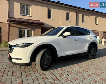 Белый Мазда СХ-5, объемом двигателя 2.2 л и пробегом 185 тыс. км за 18900 $, фото 1 на Automoto.ua