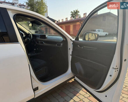 Белый Мазда СХ-5, объемом двигателя 2.2 л и пробегом 185 тыс. км за 18900 $, фото 104 на Automoto.ua