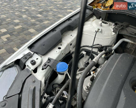 Білий Мазда СХ-5, об'ємом двигуна 2.49 л та пробігом 157 тис. км за 18600 $, фото 17 на Automoto.ua