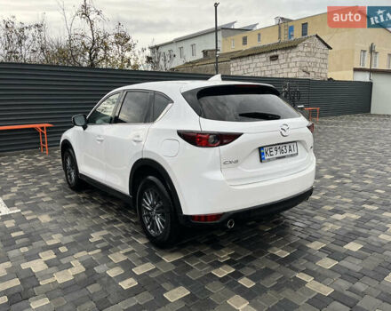 Білий Мазда СХ-5, об'ємом двигуна 2.49 л та пробігом 157 тис. км за 18600 $, фото 2 на Automoto.ua