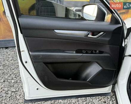 Білий Мазда СХ-5, об'ємом двигуна 2.5 л та пробігом 79 тис. км за 18500 $, фото 40 на Automoto.ua