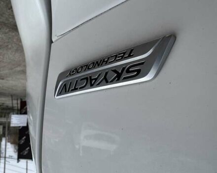 Білий Мазда СХ-5, об'ємом двигуна 2.49 л та пробігом 77 тис. км за 21000 $, фото 9 на Automoto.ua