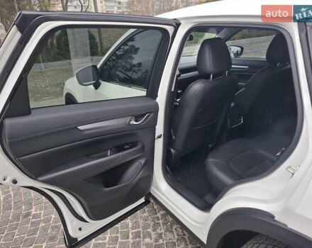 Белый Мазда СХ-5, объемом двигателя 2.5 л и пробегом 158 тыс. км за 17300 $, фото 16 на Automoto.ua