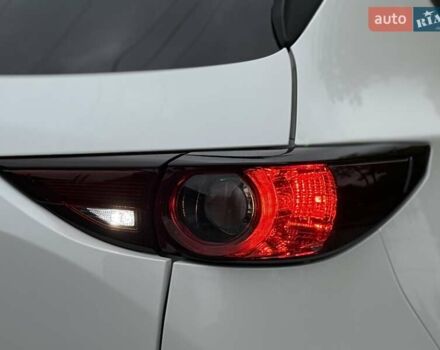 Білий Мазда СХ-5, об'ємом двигуна 2 л та пробігом 93 тис. км за 21800 $, фото 36 на Automoto.ua