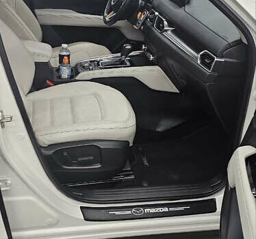 Белый Мазда СХ-5, объемом двигателя 2.49 л и пробегом 59 тыс. км за 21000 $, фото 3 на Automoto.ua
