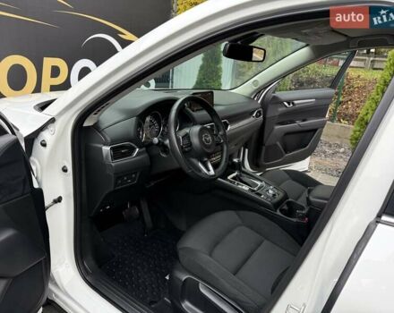 Білий Мазда СХ-5, об'ємом двигуна 2 л та пробігом 93 тис. км за 21800 $, фото 44 на Automoto.ua