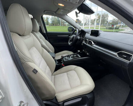 Белый Мазда СХ-5, объемом двигателя 2.5 л и пробегом 57 тыс. км за 18500 $, фото 21 на Automoto.ua