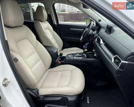 Білий Мазда СХ-5, об'ємом двигуна 2.49 л та пробігом 104 тис. км за 19000 $, фото 4 на Automoto.ua