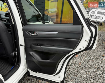 Белый Мазда СХ-5, объемом двигателя 2.5 л и пробегом 53 тыс. км за 19999 $, фото 43 на Automoto.ua