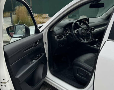 Білий Мазда СХ-5, об'ємом двигуна 2 л та пробігом 55 тис. км за 26000 $, фото 13 на Automoto.ua