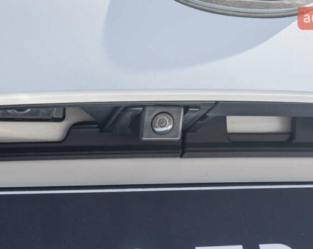 Белый Мазда СХ-5, объемом двигателя 2 л и пробегом 81 тыс. км за 24122 $, фото 31 на Automoto.ua