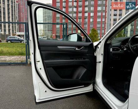 Белый Мазда СХ-5, объемом двигателя 2.5 л и пробегом 72 тыс. км за 18900 $, фото 18 на Automoto.ua