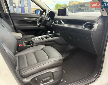 Білий Мазда СХ-5, об'ємом двигуна 2.5 л та пробігом 4 тис. км за 25999 $, фото 50 на Automoto.ua