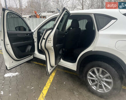 Білий Мазда СХ-5, об'ємом двигуна 2.49 л та пробігом 61 тис. км за 19999 $, фото 10 на Automoto.ua