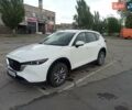 Белый Мазда СХ-5, объемом двигателя 2.49 л и пробегом 100 тыс. км за 23900 $, фото 1 на Automoto.ua