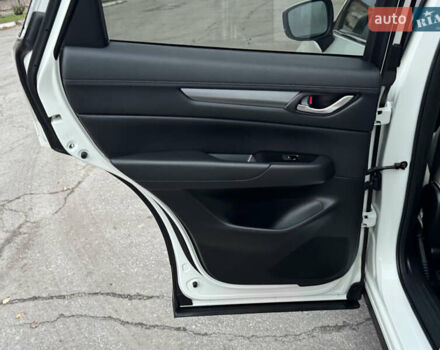 Мазда СХ-5 2023 в Полтаве на Automoto.ua Белый Мазда СХ-5, объемом двигателя 2.49 л и пробегом 30 тыс. км за 23500 $, фото 37 на Automoto.ua