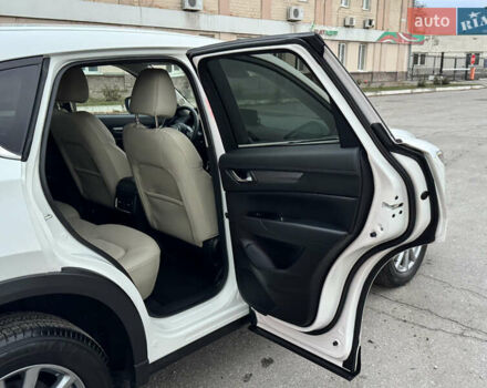 Мазда СХ-5 2023 в Полтаве на Automoto.ua Белый Мазда СХ-5, объемом двигателя 2.49 л и пробегом 30 тыс. км за 23500 $, фото 48 на Automoto.ua
