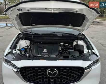 Мазда СХ-5 2023 в Полтаве на Automoto.ua Белый Мазда СХ-5, объемом двигателя 2.49 л и пробегом 30 тыс. км за 23500 $, фото 58 на Automoto.ua