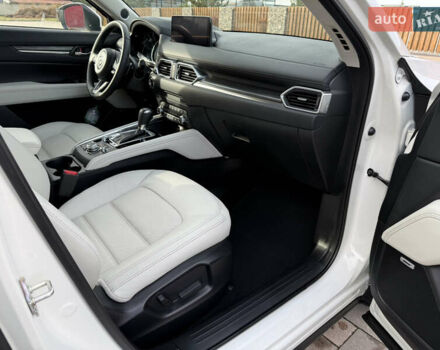 Белый Мазда СХ-5, объемом двигателя 2.49 л и пробегом 12 тыс. км за 26900 $, фото 36 на Automoto.ua