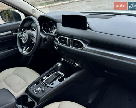 Мазда СХ-5 2023 в Полтаве на Automoto.ua Белый Мазда СХ-5, объемом двигателя 2.49 л и пробегом 30 тыс. км за 23500 $, фото 55 на Automoto.ua