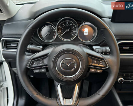 Мазда СХ-5 2023 в Полтаве на Automoto.ua Белый Мазда СХ-5, объемом двигателя 2.49 л и пробегом 30 тыс. км за 23500 $, фото 18 на Automoto.ua