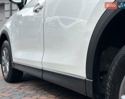 Білий Мазда СХ-5, об'ємом двигуна 2 л та пробігом 33 тис. км за 25650 $, фото 47 на Automoto.ua