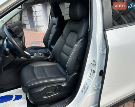 Білий Мазда СХ-5, об'ємом двигуна 2 л та пробігом 33 тис. км за 25650 $, фото 104 на Automoto.ua