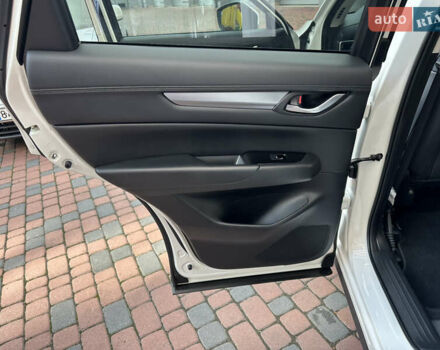 Білий Мазда СХ-5, об'ємом двигуна 2 л та пробігом 33 тис. км за 25650 $, фото 166 на Automoto.ua