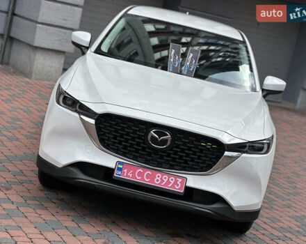 Білий Мазда СХ-5, об'ємом двигуна 2 л та пробігом 33 тис. км за 25650 $, фото 5 на Automoto.ua