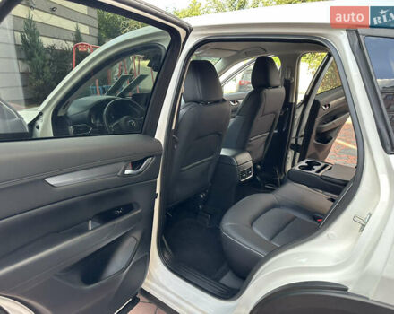 Білий Мазда СХ-5, об'ємом двигуна 2 л та пробігом 33 тис. км за 25650 $, фото 160 на Automoto.ua