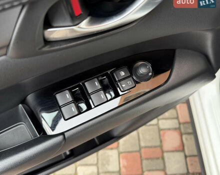 Белый Мазда СХ-5, объемом двигателя 2 л и пробегом 25 тыс. км за 30400 $, фото 48 на Automoto.ua