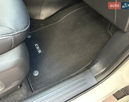 Білий Мазда СХ-5, об'ємом двигуна 2 л та пробігом 33 тис. км за 25650 $, фото 148 на Automoto.ua