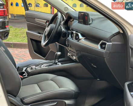 Білий Мазда СХ-5, об'ємом двигуна 2 л та пробігом 33 тис. км за 25650 $, фото 155 на Automoto.ua