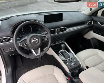 Білий Мазда СХ-5, об'ємом двигуна 2.49 л та пробігом 4 тис. км за 29500 $, фото 63 на Automoto.ua