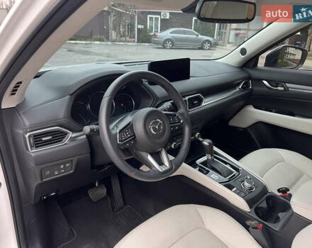 Білий Мазда СХ-5, об'ємом двигуна 2.49 л та пробігом 4 тис. км за 29500 $, фото 77 на Automoto.ua