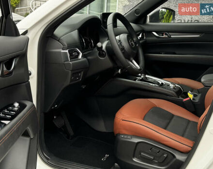 Белый Мазда СХ-5, объемом двигателя 2.5 л и пробегом 1 тыс. км за 36971 $, фото 55 на Automoto.ua