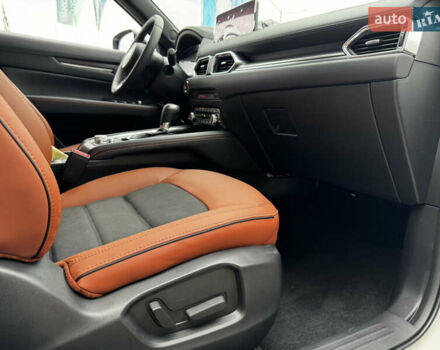 Белый Мазда СХ-5, объемом двигателя 2.5 л и пробегом 1 тыс. км за 36971 $, фото 58 на Automoto.ua