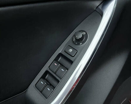 Красный Мазда СХ-5, объемом двигателя 2.2 л и пробегом 240 тыс. км за 14500 $, фото 16 на Automoto.ua