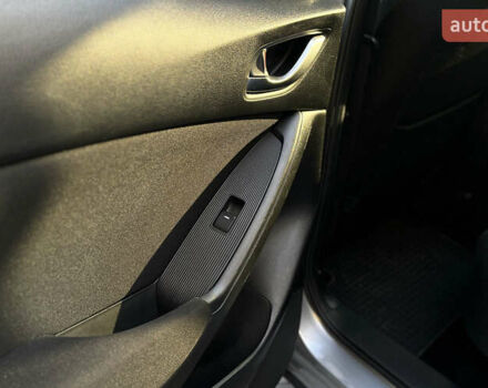 Серый Мазда СХ-5, объемом двигателя 2.2 л и пробегом 247 тыс. км за 12600 $, фото 26 на Automoto.ua