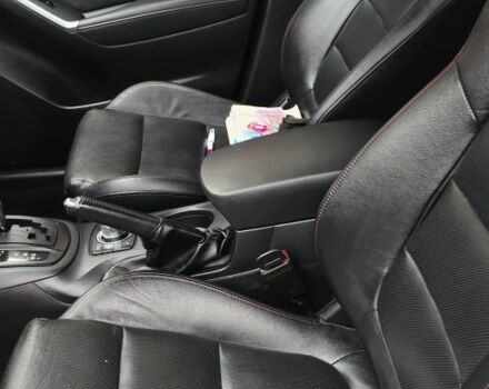 Серый Мазда СХ-5, объемом двигателя 2.2 л и пробегом 175 тыс. км за 13000 $, фото 4 на Automoto.ua