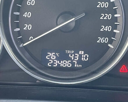 Серый Мазда СХ-5, объемом двигателя 2.19 л и пробегом 235 тыс. км за 11800 $, фото 6 на Automoto.ua