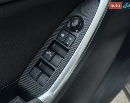 Серый Мазда СХ-5, объемом двигателя 2 л и пробегом 330 тыс. км за 9500 $, фото 21 на Automoto.ua