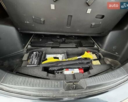 Серый Мазда СХ-5, объемом двигателя 2.19 л и пробегом 236 тыс. км за 12500 $, фото 5 на Automoto.ua