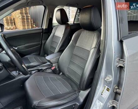 Серый Мазда СХ-5, объемом двигателя 2 л и пробегом 330 тыс. км за 9500 $, фото 7 на Automoto.ua