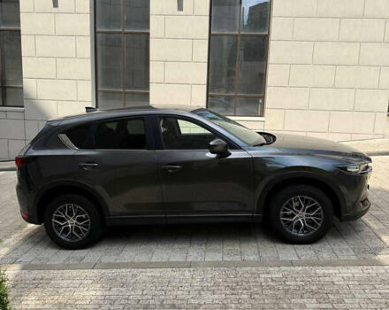 Серый Мазда СХ-5, объемом двигателя 2 л и пробегом 180 тыс. км за 17600 $, фото 2 на Automoto.ua