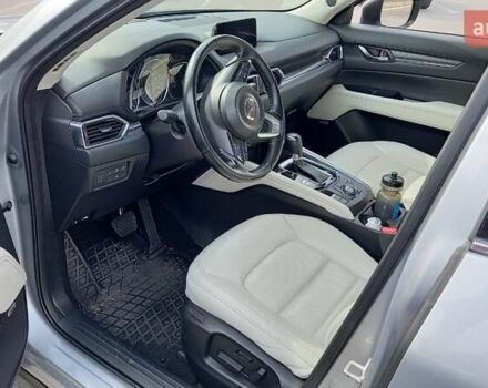 Серый Мазда СХ-5, объемом двигателя 2.49 л и пробегом 85 тыс. км за 27000 $, фото 4 на Automoto.ua