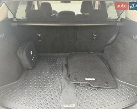 Сірий Мазда СХ-5, об'ємом двигуна 2 л та пробігом 94 тис. км за 21150 $, фото 27 на Automoto.ua